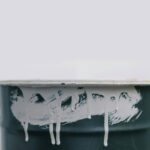 Wie schützt man Fenster und Türen richtig vor dem Streichen?