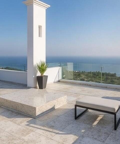 Terrazzo und Natursteinplatten auf der Terrasse: Planung, Verlegung und Pflege